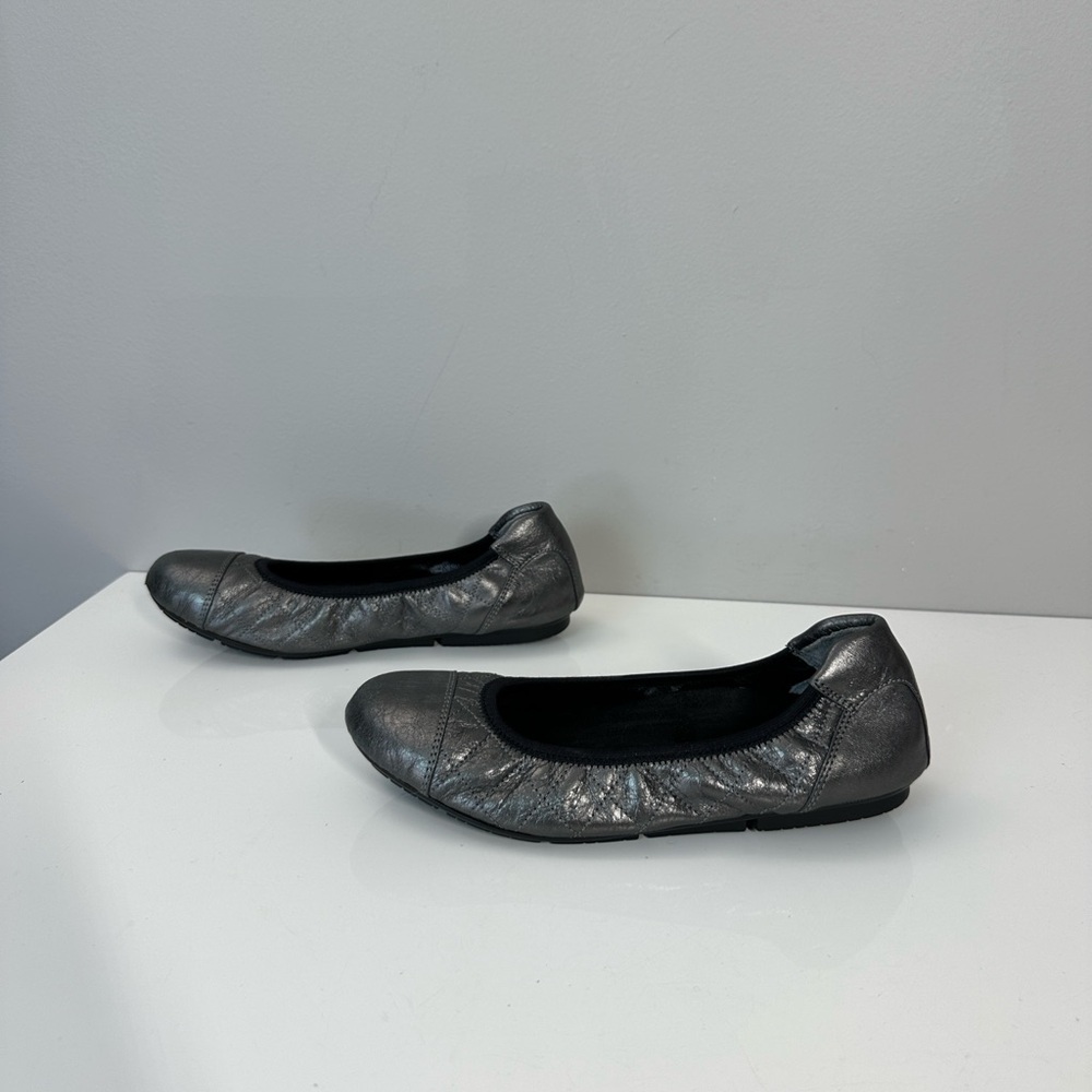 Vionic Ava Silver Ballet Flats Size 7 - Picture 4 of 15